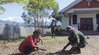 Kepedulian Satgas Yonif 503 Kostrad Bersihkan Tempat Ibadah
