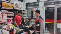 Giat Patroli Perekat Supermarket Alfamart Gempol Guna Antisipasi Kejahatan
