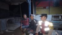 Bhabinkamtibmas Ikut Serta Dalam Giat Ronda Bersama Warga