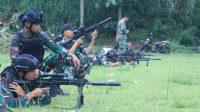 Prajurit Yonif 502 Kostrad Asah Kemampuan dalam Latihan Menembak