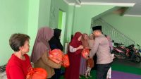 Jum’at Berkah, Kapolsek Pasar Kemis Polresta Tangerang Salurkan Bantuan Sosial Berupa Sembako