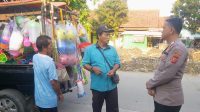Bhabinkamtibmas Polsek Tirtajaya Sambangi Masyarakat serta menyampaikan himbauan Kamtibmas