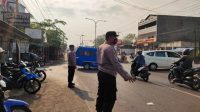 Polsek Purwasari Polres Karawang pastikan keselamatan pengguna jalan gatur lalin