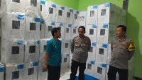 Jamin Kelancaran Pilkada Tahun 2024 Personil Polsek Kotabaru Kontrol Gudang Logistik Pilkada