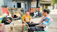 Cooling System Jelang Pilkada, Bhabin Polsek Cikampek Sambang Warga Dusun Sukamaju