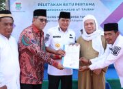 Bupati Tangerang Bersama Abuya Entoh Letakkan Batu Pertama Pembangunan Masjid Agung At-Taubah