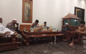 Kapolsek Pasar Kemis Silaturahmi ke Kediaman Abah Entoh, Kasepuhan cilongok