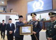 Sukses Amankan Mudik Lebaran 2026, Kapolda Banten Terima Penghargaan dari Gubernur