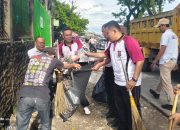 KAPOLSEK CISOKA DAN ANGGOTA POLSEK CISOKA BERSAMA FORKOPIMCAM KECAMATAN CISOKA MELAKSANAKAN KEGIATAN KORVE DI SEKITAR JALAN RAYA CISOKA GUNA MENDUKUNG PROGRAM INDONESIA ASRI.*