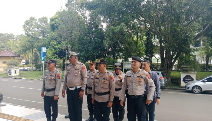 Kapolsek Tigaraksa Pimpin Apel Pengamanan Aksi Unjuk Rasa di Gedung Bupati Tangerang