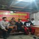 Monitor Ronda Malam, Bhabinkamtibmas Ngawangkong dengan Warga Dusun Ulekan di Poskamling