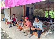 Polsek Pangkalan Lakukan Sosialisasi Bahaya Judol Kepada Warga Kampung Bunder