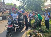 Koramil Mauk Bersihkan Sampah Bersama Warga Patramanggala