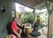Sinergitas POLRI dan TNI, Bhabinkamtibmas dan Babinsa Sambangi Warga Desa Sumurkondang
